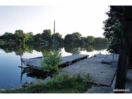 murs et fonds - camping et hébergements touristiques - accès privé au lot