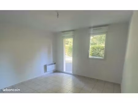 studio 25m2 proche iut avec lave linge et parking