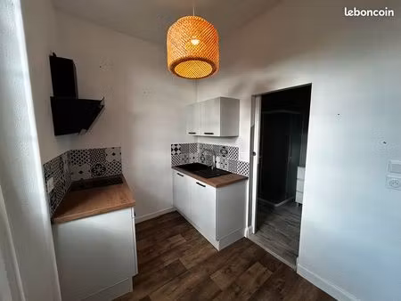 location studio à l'année - centre-ville montignac lascaux