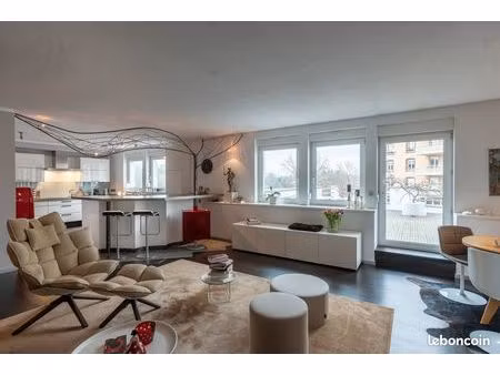 f4 standing de 180 m² avec terrasse de 40 m²e