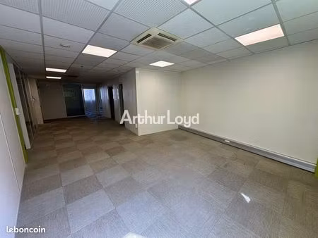 bureaux 163 m²