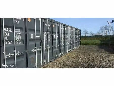 terrain industriel/artisanal de 1125 m² avec un local de stockage de 84 m²