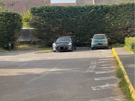 place de stationnement faubourg saint-nicolas