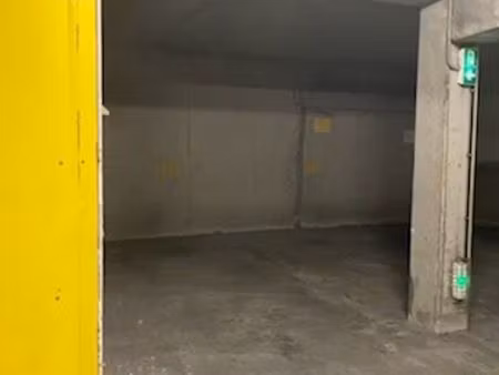 place de parking privative – nantes centre (chantiers navals / mellinet) – avec ou sans lo