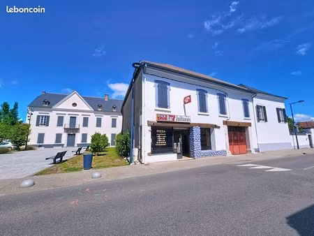 bar  snack 400 m² juillan