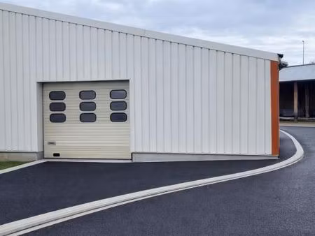 local 95 m²