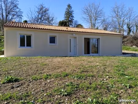 maison récente plein pied en campagne