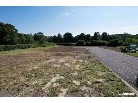 terrain 751 m² occagnes