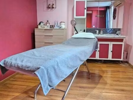 local esthétique / onglerie