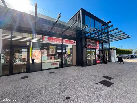 local commercial 113 m²