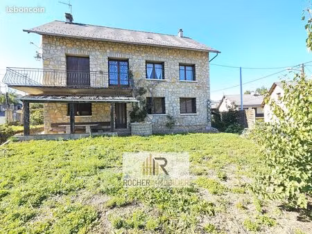 maison 8 pièces 112 m²