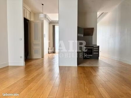 studio 7 pièces 181 m²