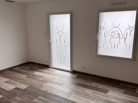 bureau professionnel à louer – 15 57 m² – saint-carné (22)