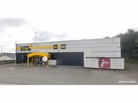 local 1200 m² brest