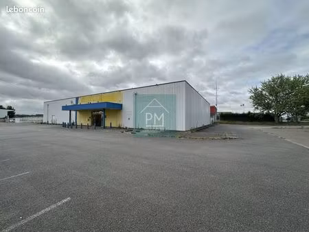 local commercial 1123 m² saint-just-en-chaussée