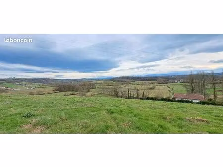 bourg d'ilharre - vue sur les pyrénées