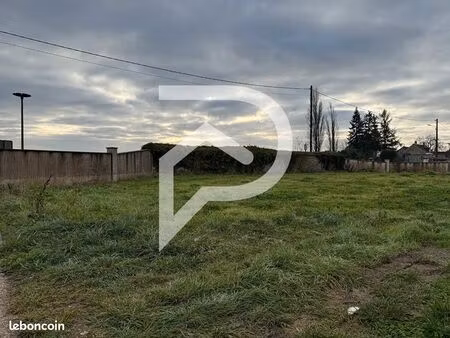 terrain 405 m² le chatelet en brie