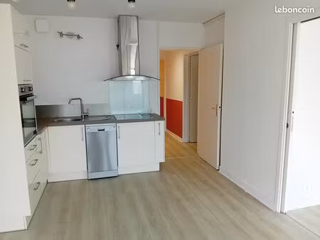 appartement t4 de 70 m2 à 800 mètres de la plage