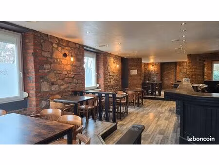 immeuble avec un local commercial + 1 appartement