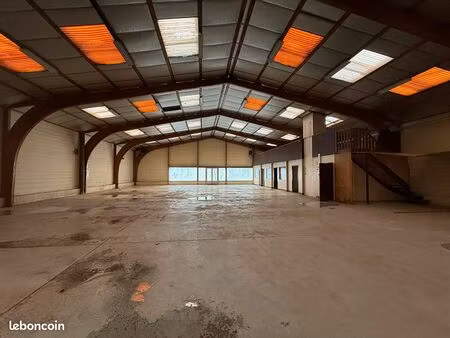 local 1000 m² loudeac