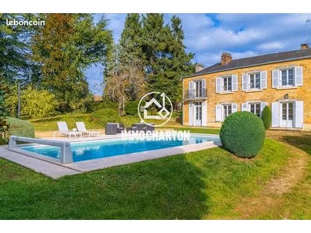 propriété 8 pièces 220 m²