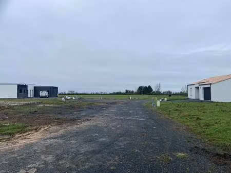 vente terrain à grues (85580) : à vendre / grues
