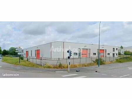 local d'activité 767 m²