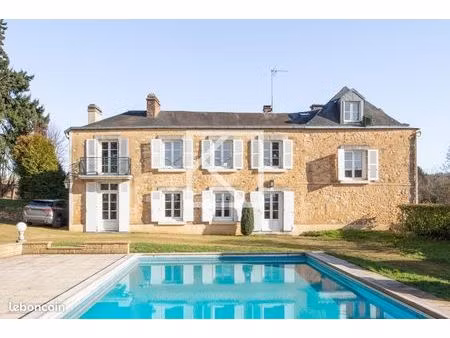 propriété 7 pièces 220 m²