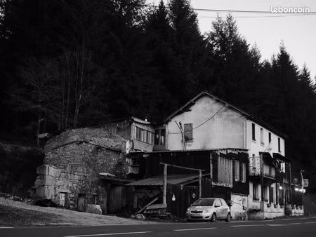 charmant manoir du xixe siècle avec loft et terrain dans une forêt privée