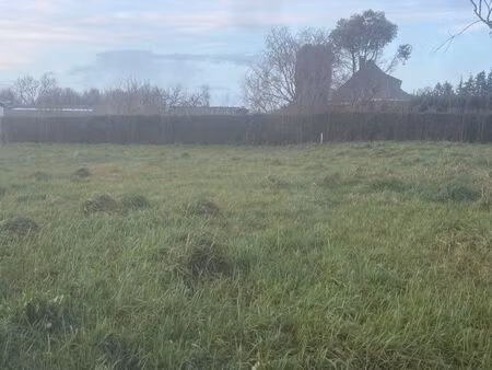 terrain constructible nu et plat