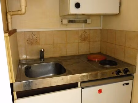 chaumont (52000) un agréable t1 de 22 m² + mezzanine de 6 m²  dans un petit immeuble  proc