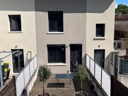 maison les éparres 99 m2