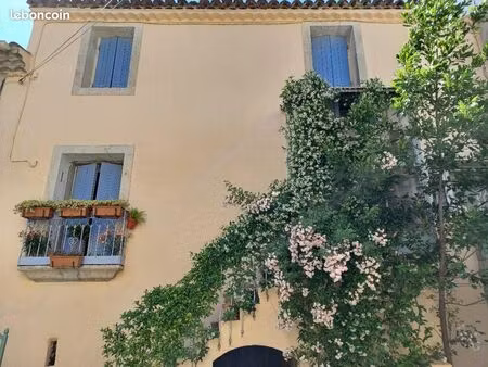 a saisir - ancienne dépendance de château