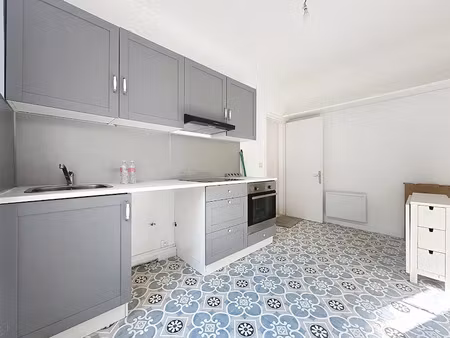 location appartement 30 m² à asnieres-sur-seine (92600)  912 €
