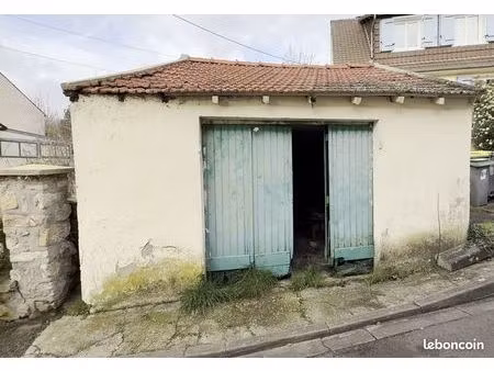 garage / box fermé – idéal stockage ou véhicule – gaillon-sur-montcient (78250)