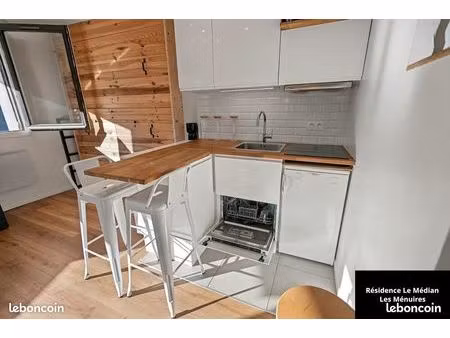 magnifique studio rénové skis aux pieds avec vues panoramiques aux menuires (3 vallées)