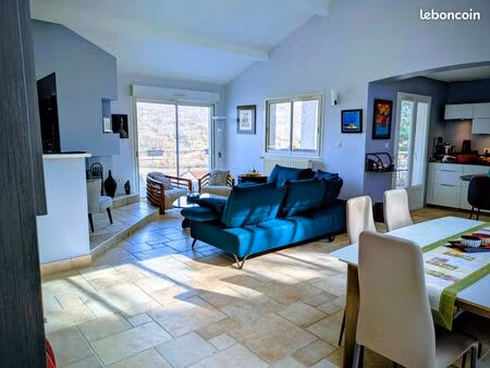 superbe maison  vue imprenable  quartier de montchany à durtol