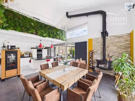maison 7 pièces 248 m²