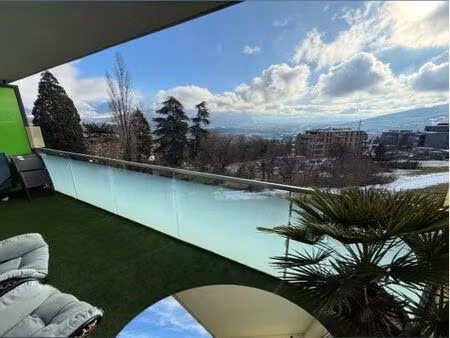 t2 43m2  grand balcon avec vue imprenable