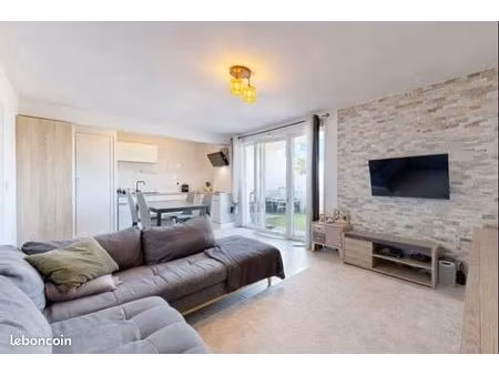 t3 récent / 61m / sans vis à vis