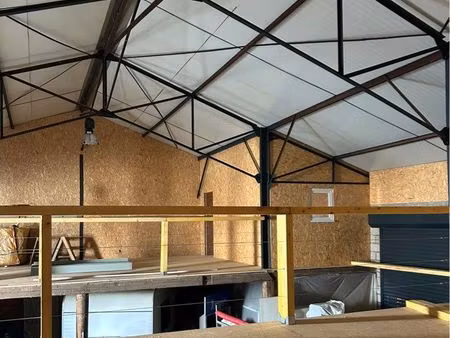 local commercial / dépôt