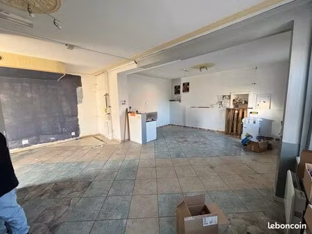 local commercial trieux