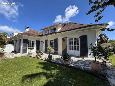 maison 7 pièces 145 m²