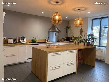 maison rénovée de 155m2 avec piscine