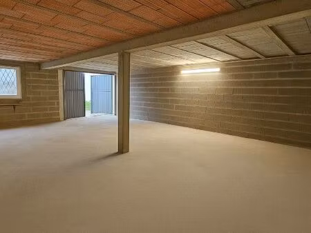 box stockage 60 m² en sous-sol à 20 km du mans