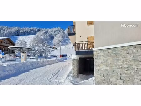 appartement neuf 75m2 avec sauna  terrasse et parking - au pied des pistes – la féclaz