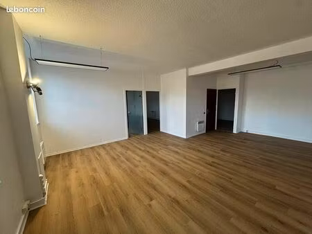 renove - local professionnel / bureaux 100 m² avec cave 100 m² au centre ville de metz (qu