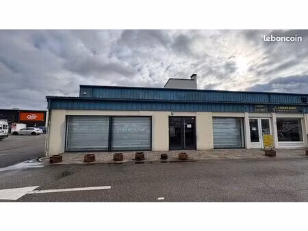 local commercial 182 m²