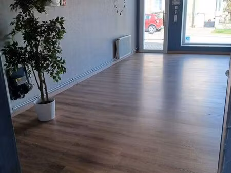 local commercial 38m2