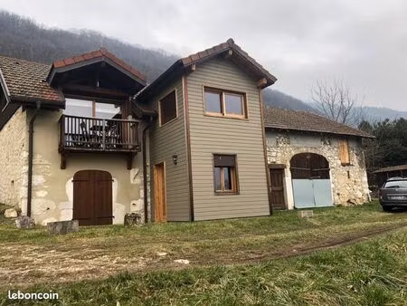 maison 3 pièces- 180 m2